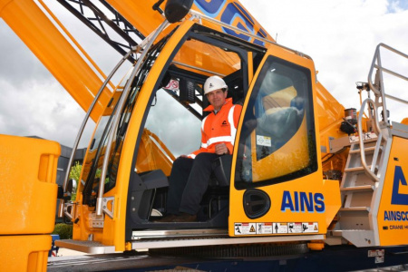 Ainscough Crane Hire’s CEO wins Sir Moir Lockhead Safety Award - анонс