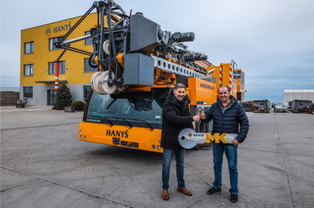 Hanyš takes Liebherr's 1,000th mobile construction crane - анонс