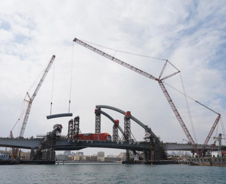 Mammoet and Aertssen Machinery Services team up on Dubai’s Infinity Bridge - анонс