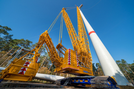 Eurogrúas 2000 takes on more wind power projects with Liebherr LR 1700-1.0 - анонс